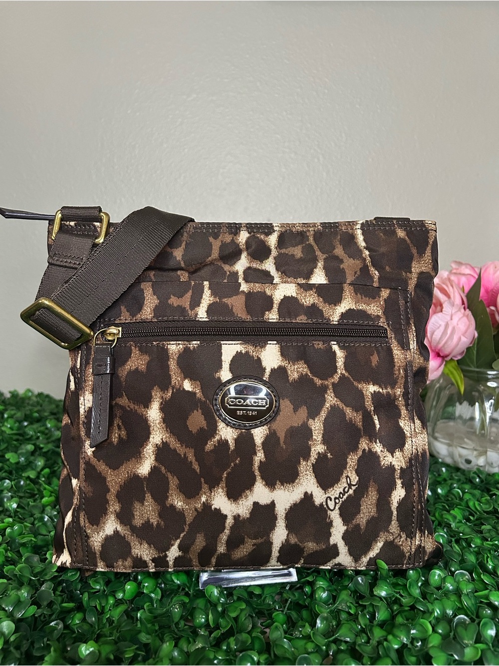 Coach F77429 Leopard Print Nylon Swingpack Crossbody Bag Brown Tan Animal Print - Picture 2 of 12